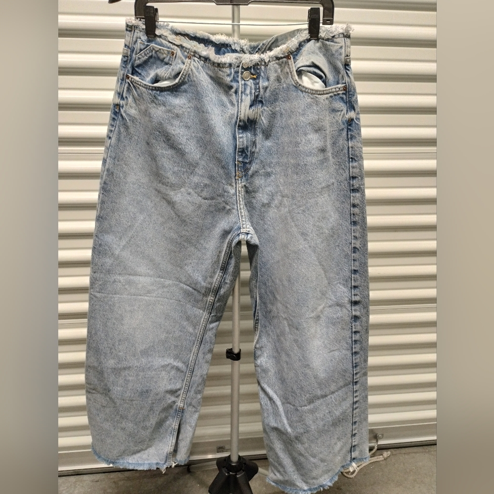 Zara jeans.